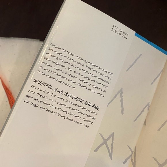 The Fault in Our Stars Novel - Picture 2 of 5